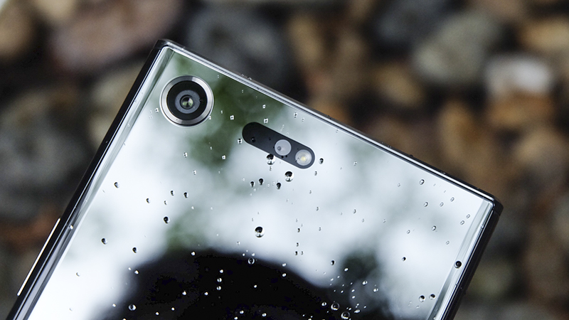 Trên tay Xperia XZ Premium