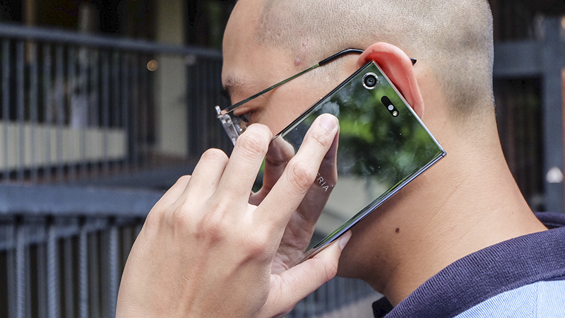 Trên tay Xperia XZ Premium