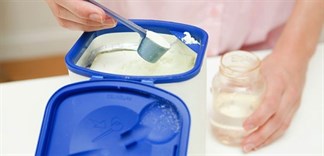 Cách pha sữa bột cho bé theo chuẩn khoa học