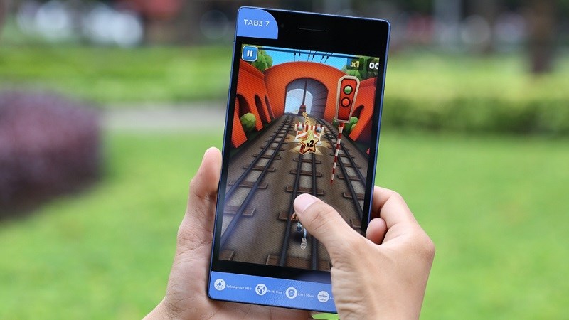 Lenovo Tab 3 7 inch có dàn loa kép công nghệ Dolby cho chất lượng âm thanh tốt khi chơi game, xem phim và nghe nhạc Lenovo Tab 3 7 inch có dàn loa kép công nghệ Dolby cho chất lượng âm thanh tốt khi chơi game, xem phim và nghe nhạc