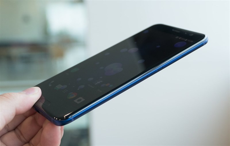 So sánh HTC U11 HTC 10