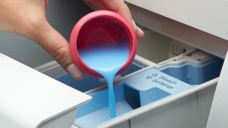 Use fabric softener for machines with a fabric softener tray