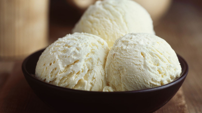 2 ways to make ice cream without a machine or refrigerator but only takes 10 minutes
