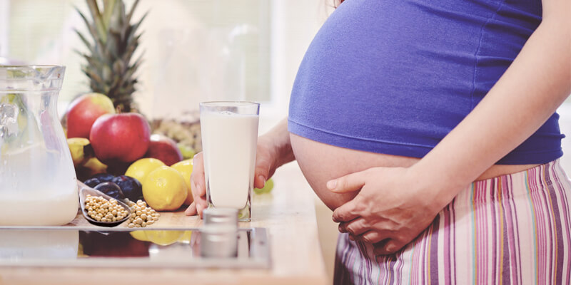 Bà bầu uống sữa đậu nành được không? Có tốt cho thai nhi ?