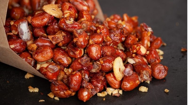 How to make delicious and attractive chili garlic roasted peanuts