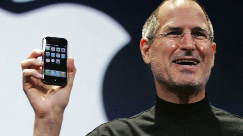 Steve Jobs buộc những người liên quan không được tiết lộ gì về iPhone