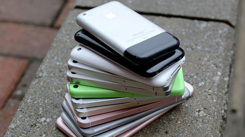 iPhone được hình thành từ những cuộc nội chiến