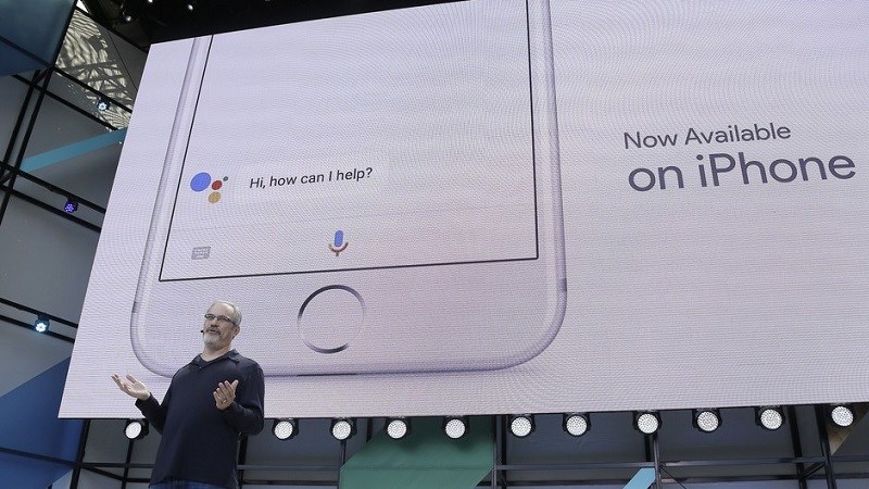 iPhone 2017 có thể tùy chọn Google Assistant làm trợ lý ảo mặc định thay cho Siri?