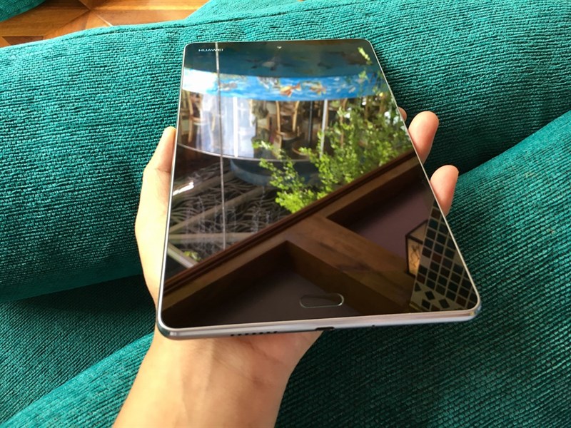 Mặt trước của Huawei MediaPad M3