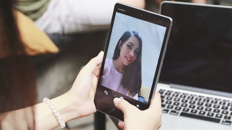 Trên tay Huawei MediaPad M3 Lite