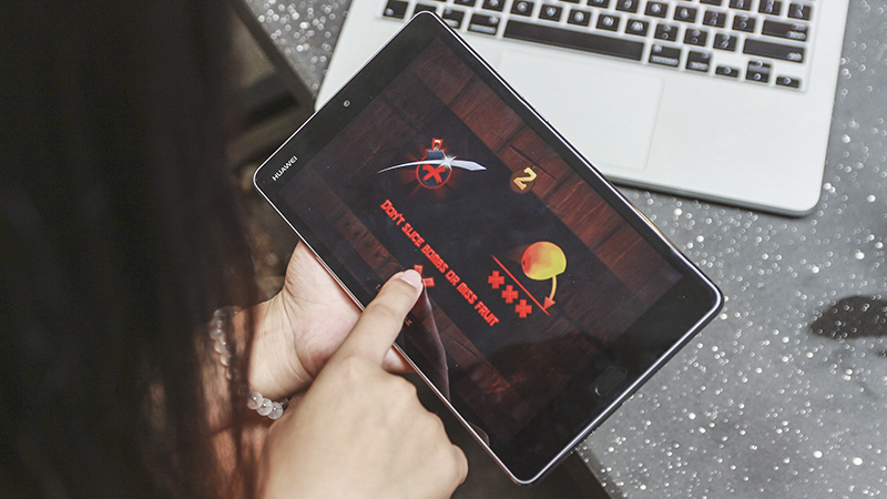 Trên tay Huawei MediaPad M3 Lite