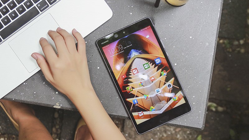 Trên tay Huawei MediaPad M3 Lite