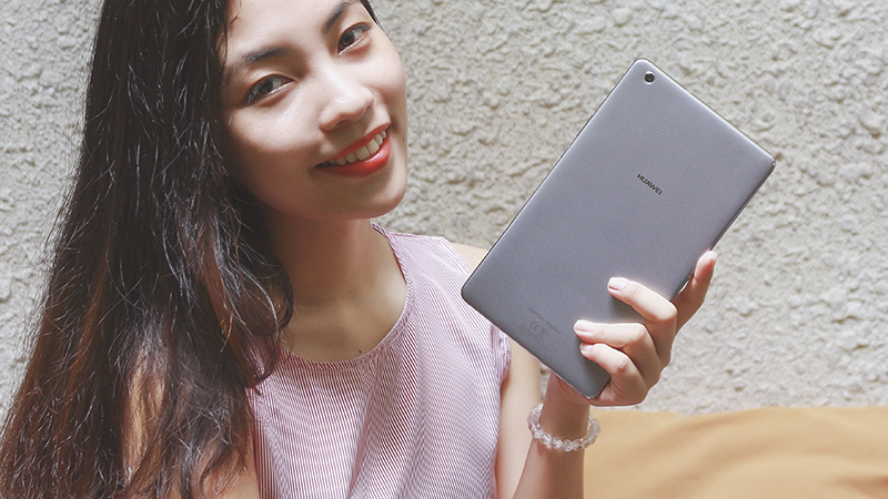 Trên tay Huawei MediaPad M3 Lite