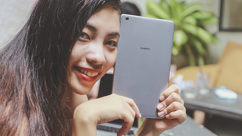 Trên tay Huawei MediaPad M3 Lite