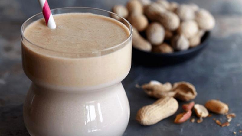 How to make delicious and nutritious peanut milk at home