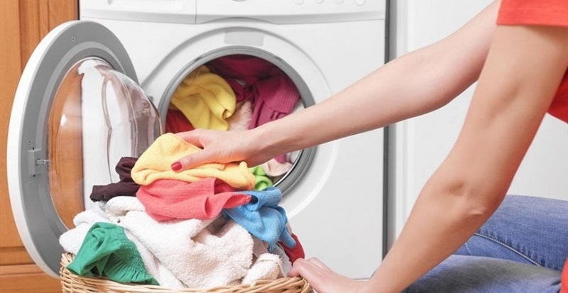 Giặt quần áo trước khi cho vào tủ đồ