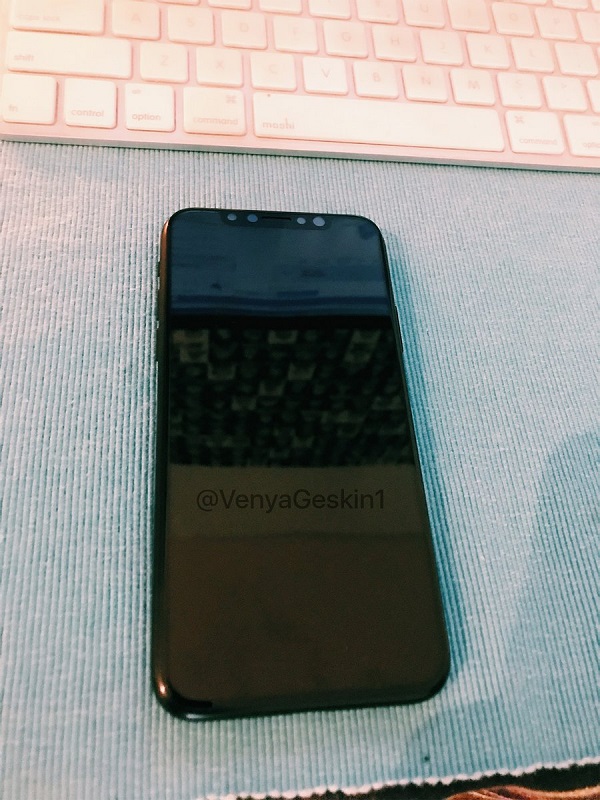 iPhone 8 bằng xương bằng thịt bất ngờ xuất hiện trên tay người dùng