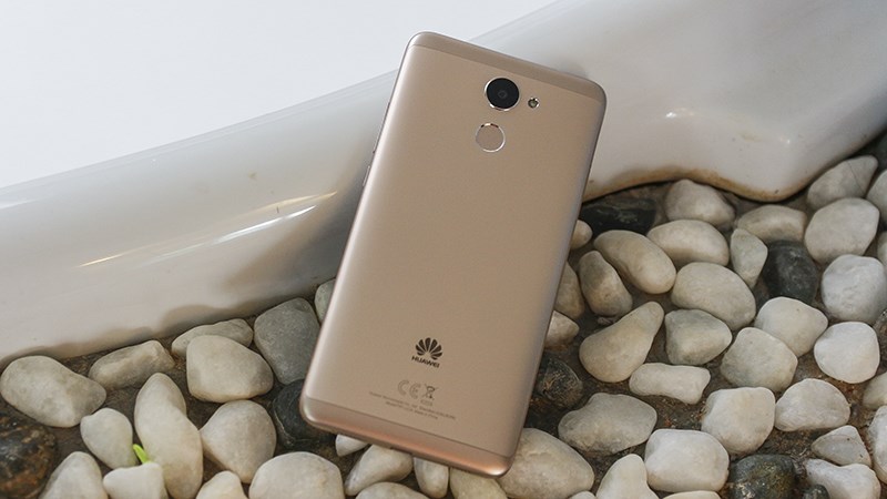 Trên tay Huawei Y7 Prime
