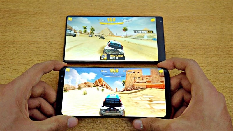 Smartphone nào có viền cạnh màn hình mỏng nhất hiện nay? iPhone 7 đứng bét bảng!