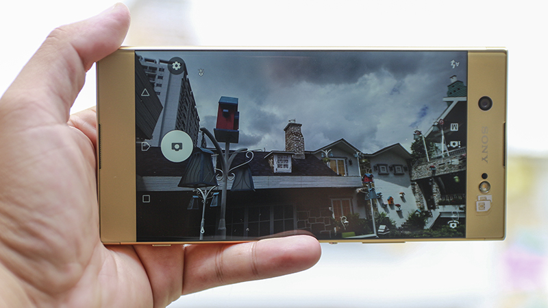 Trên tay Xperia XA1 Ultra