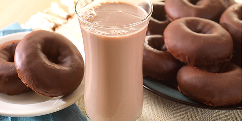 Trẻ uống 1 ly cacao cũng giống như ăn 1 mẩu chocolate hay bánh dinh dưỡng