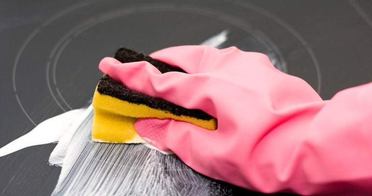 Lau chùi dễ dàng trực tiếp trên bề mặt bếp 