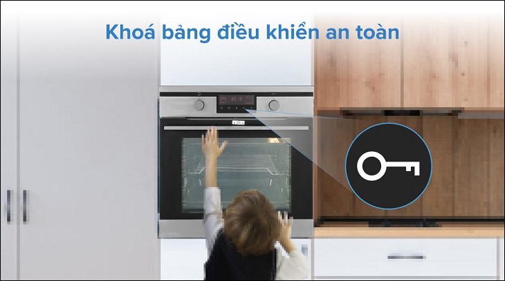 Lò nướng được trang bị nhiều tiện ích khác như khóa bảng điều khiển để tránh trẻ nghịch phá