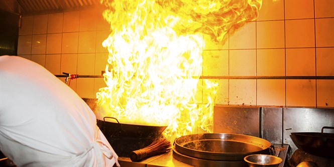 Không muốn bếp gas cháy nổ, tránh 5 thói quen sau đây