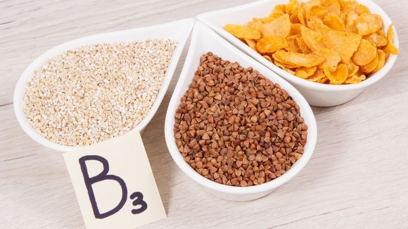 Side effects of excessive use of Vitamin B3