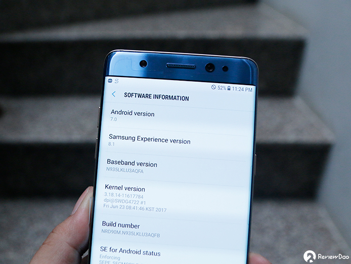 Trên tay Galaxy Note FE màu xanh san hô đầu tiên tại Việt Nam Trên tay Galaxy Note FE màu xanh san hô đầu tiên tại Việt Nam