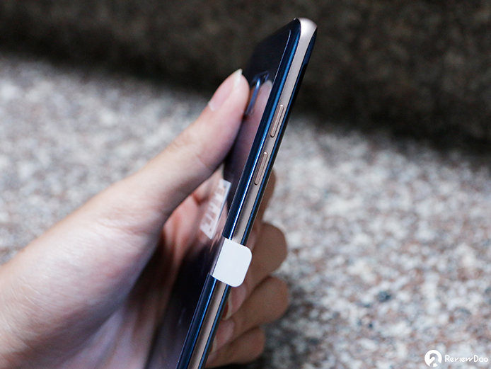 Trên tay Galaxy Note FE màu xanh san hô đầu tiên tại Việt Nam Trên tay Galaxy Note FE màu xanh san hô đầu tiên tại Việt Nam