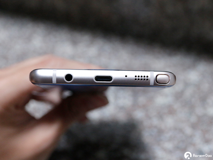 Trên tay Galaxy Note FE màu xanh san hô đầu tiên tại Việt Nam Trên tay Galaxy Note FE màu xanh san hô đầu tiên tại Việt Nam