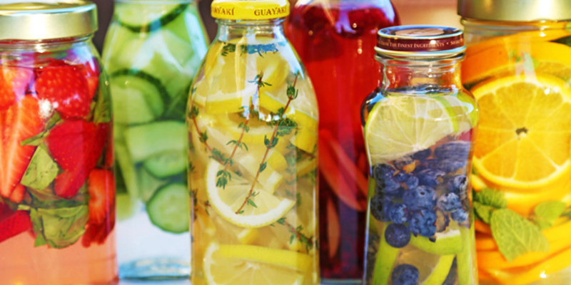 Nước detox là sự kết hợp của nhiều nguyên liệu