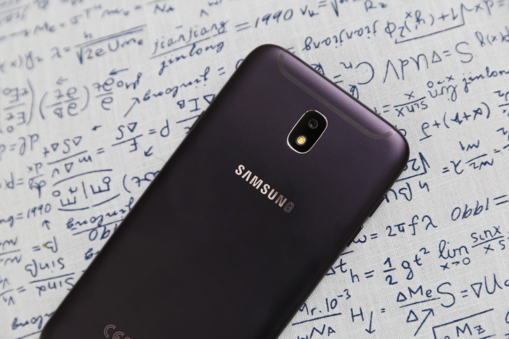 Trên tay Samsung Galaxy J7 Pro, soái ca mới của phân khúc phổ thông