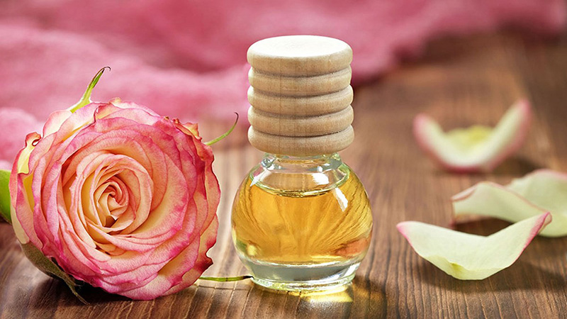 Rose aromatherapy oil