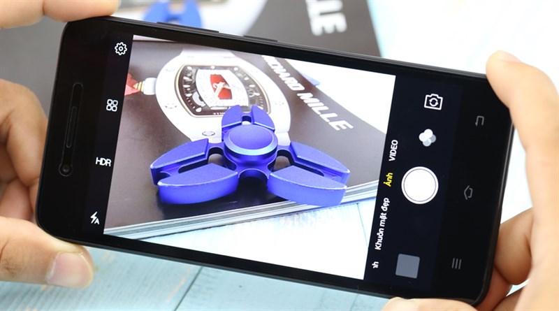 Vivo Y53 có giá 3.390.000 đồng tại Thế Giới Di Động Vivo Y53 có giá 3.390.000 đồng tại Thế Giới Di Động