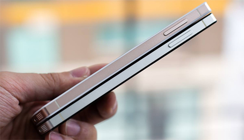 Cạnh bên của Bphone 2015 Cạnh bên của Bphone 2015