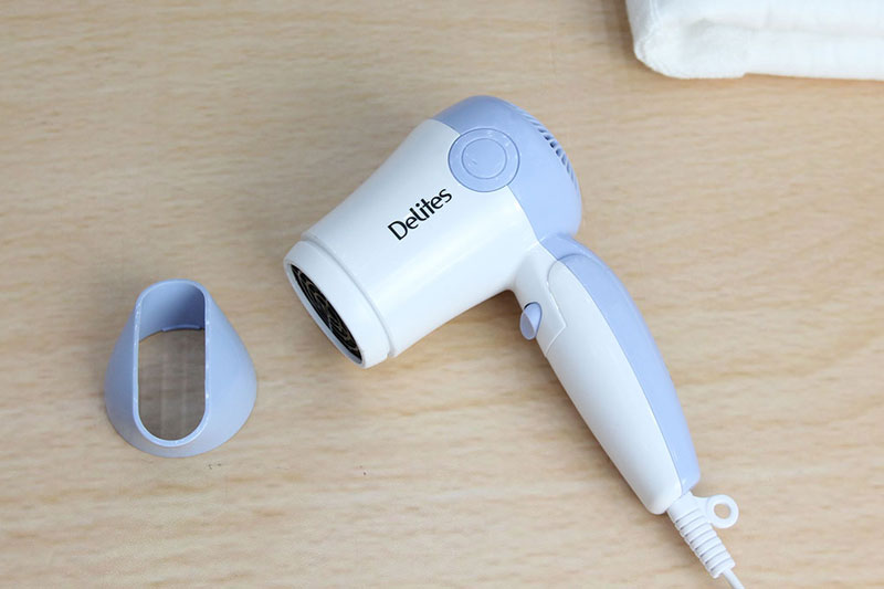 Máy sấy tóc 1000W Delites MST01 EMC BL tay cầm gấp gọn, vỏ nhựa sáng bóng