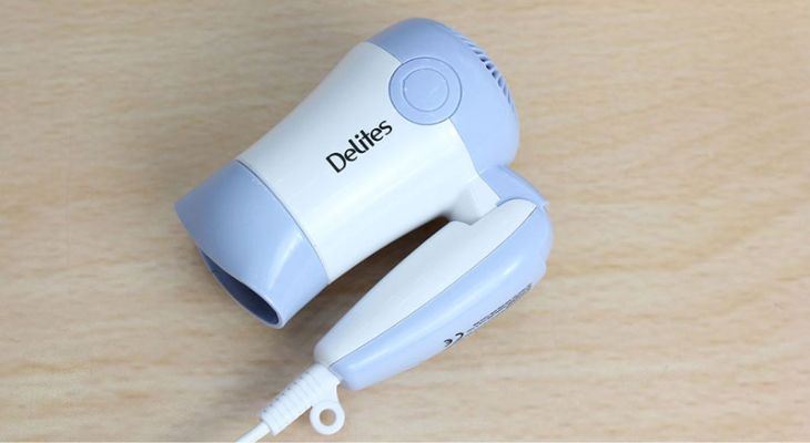 Máy sấy tóc Delites MST01 EMC BL có thiết kế gọn gàng và giá cả phải chăng