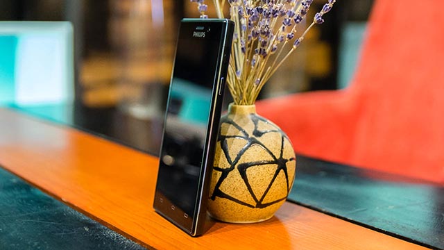Philips V787 pin khủng 5.000 mAh, kết nối 4G lên kệ TGDĐ giá 2.99 triệu