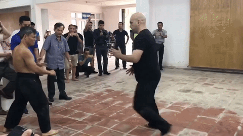 Flores vs Đoàn Bảo Châu