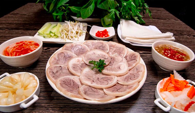 Mẹo giúp bạn luộc thịt chân giò heo ngon đúng chuẩn