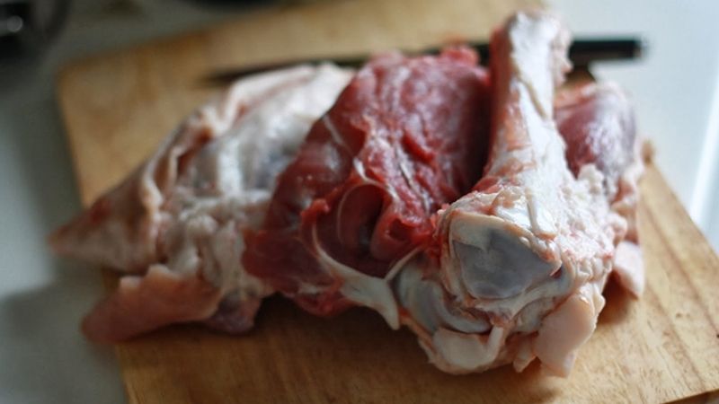 Preparing the pork hock