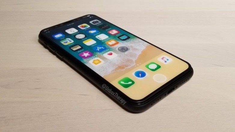 iPhone 8 camera kép, màn hình tràn cạnh tiếp tục lộ ảnh trên tay người dùng
