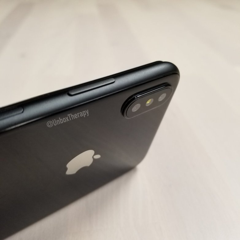 iPhone 8 camera kép, màn hình tràn cạnh tiếp tục lộ ảnh trên tay người dùng