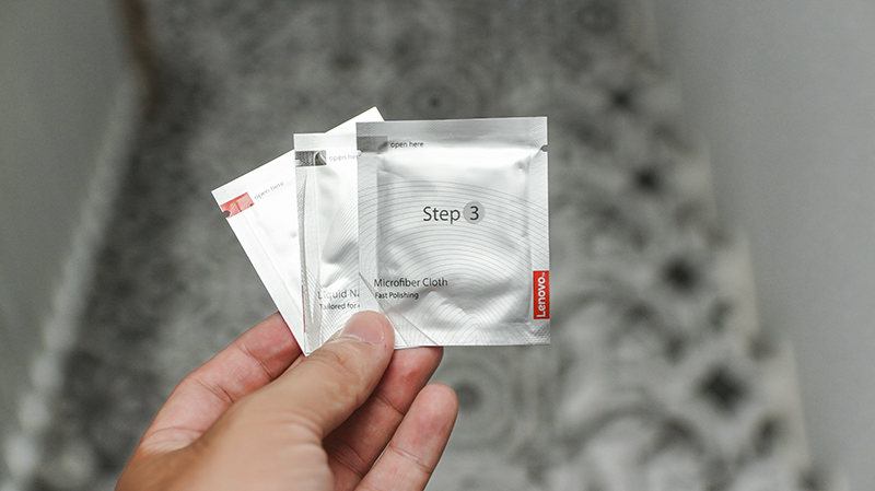 Trên tay hộp quà tặng Moto Z2 Play