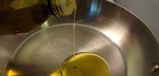 Cách dùng lại dầu ăn cũ an toàn, tiết kiệm