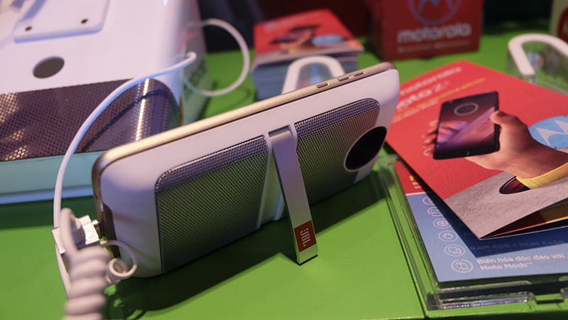 Trên tay Moto E4 Plus,Moto C Plus,Moto C