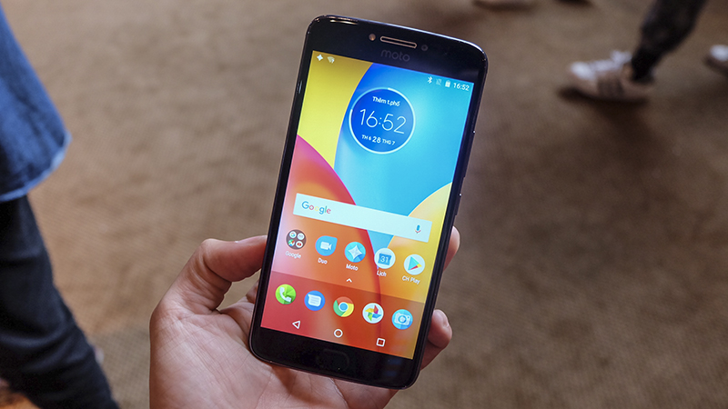 Trên tay Moto E4 Plus, C Plus, C