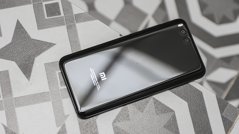 Trên tay Xiaomi Mi 6 Trên tay Xiaomi Mi 6